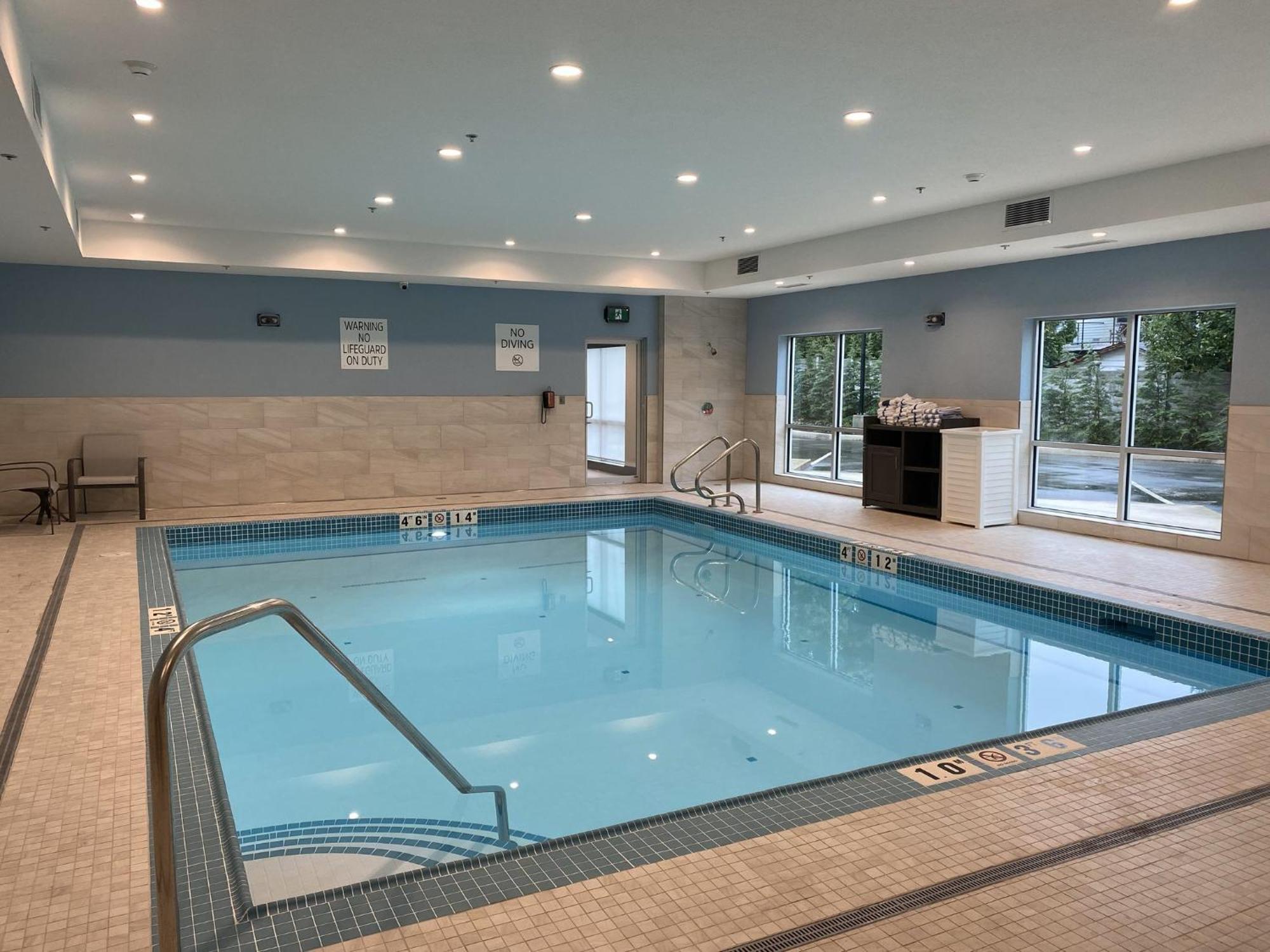 Holiday Inn Express & Suites - Courtenay - Comox By Ihg Exterior foto